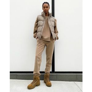 Aritzia TNA The Super Puff™ Vest
Taupe size M